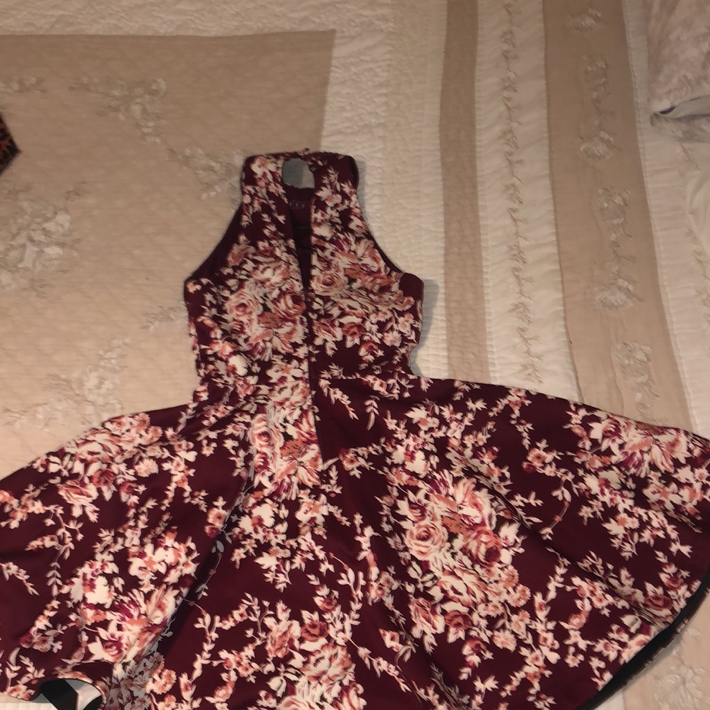 Spring dress - Picture 2 of 5